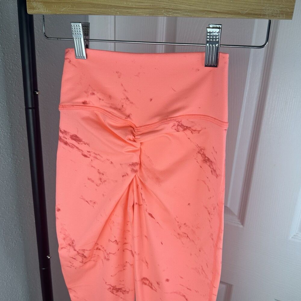 Bombshell Sportswear Coral Marble Scrunch Butt Leggings Sz Small Bodybuilder Gym - Picture 9 of 14